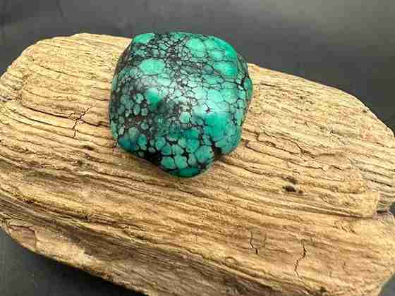 تصویر 4 از سنگ فیروزه سبز طبیعی با رنگ اصیل و کیفیت بالا مناسب زیورآلات خاص و لوکس